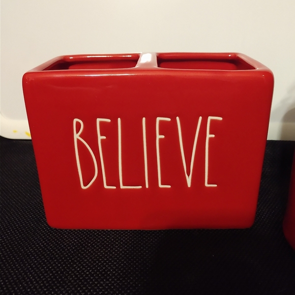 Rae Dunn Holiday Bath set - Picture 2 of 5